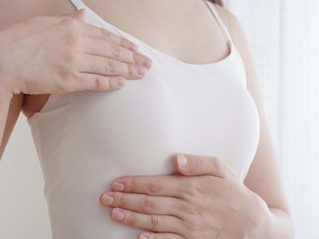 「COグラニティデコルトクリームでバストケアしている」イメージ画像